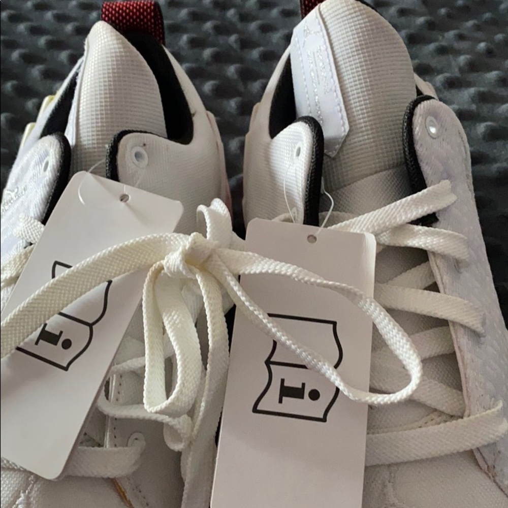 Jordan sneakers - Picture 2 of 16
